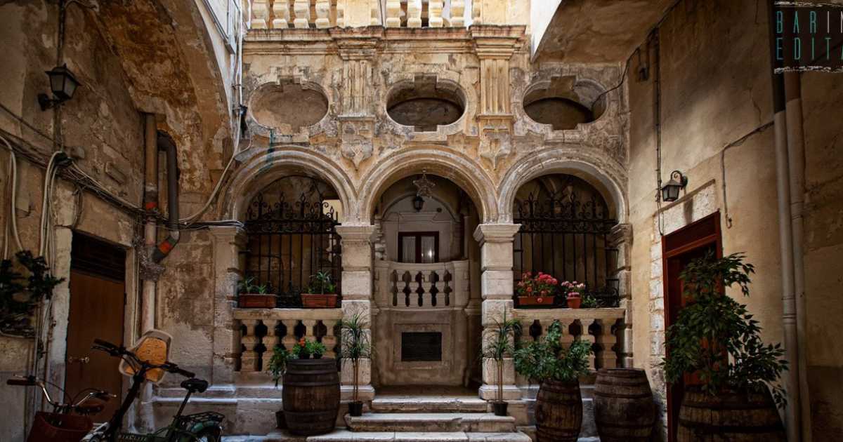 La storia di Palazzo Nitti-Valentini, che a Bari Vecchia tutti chiamano "du Calandr�idde"